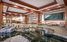 Aston At The Waikiki Banyan